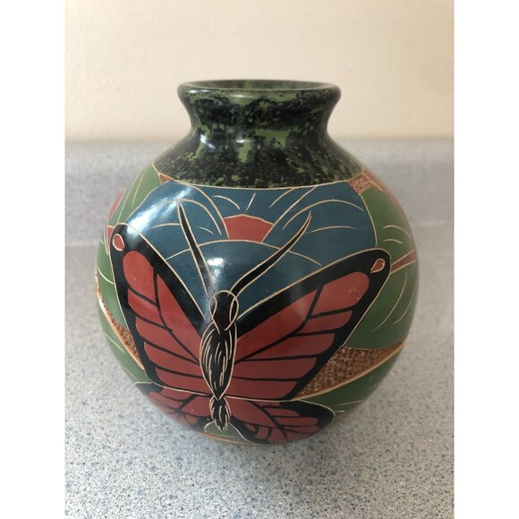 Celia Salazar Hand Carved Etched Clay Vase Toucan Monkey Butterfly Tropical 6" A - Picture 4 of 8